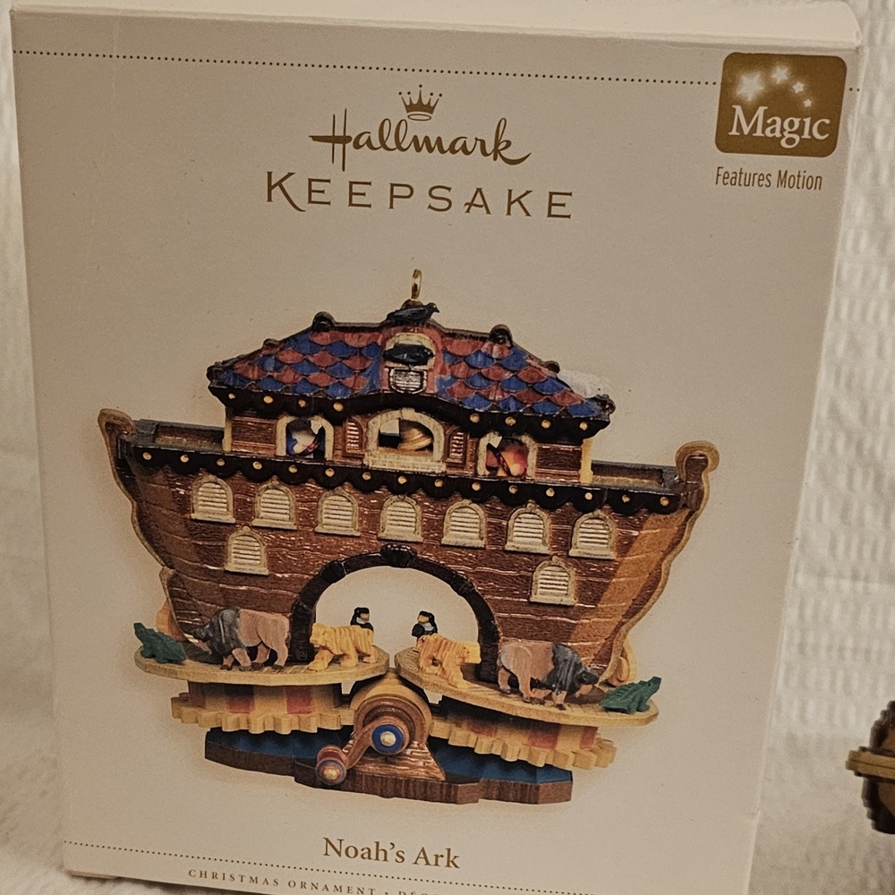 Hallmark Keepsake "Noah's Ark" Magic Christmas Ornament from 2006.